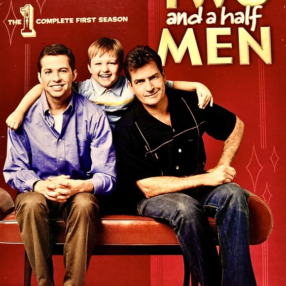 A NEW 4-DVD SET OF THE 1ST FULL SEASON OF TWO & 1/2 MEN! - Picture 1 of 9